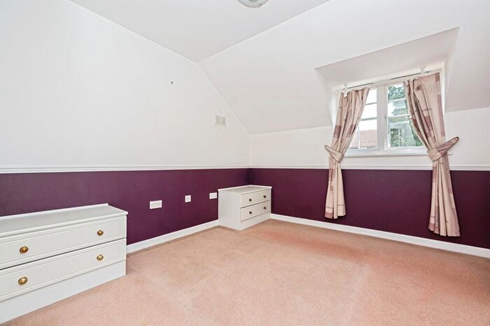 2 Bedroom Semi-Detached House For Sale In Newburgh Road, Grays, RM17