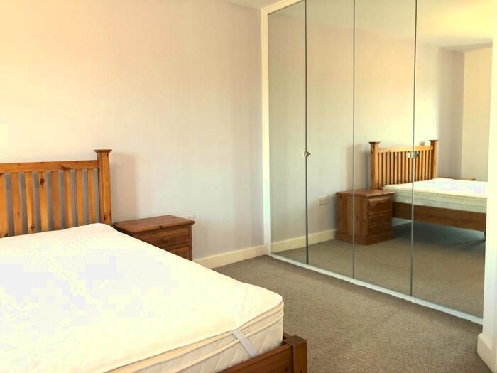 2 Bedroom Town House To Rent In Holts Crest Way, Leeds, LS12