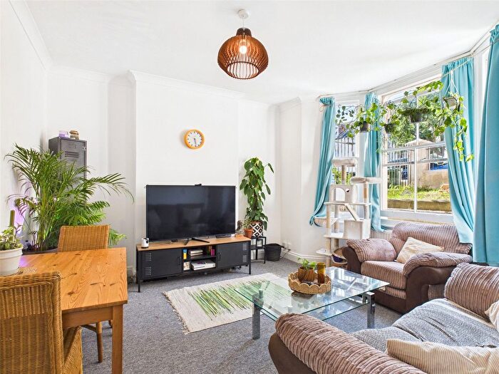 2 Bedroom Flat To Rent In Springfield Road, Brighton, BN1