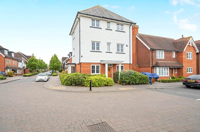 3 Bedroom Detached House For Sale In Sonning Crescent, Bognor Regis, West Sussex, PO21