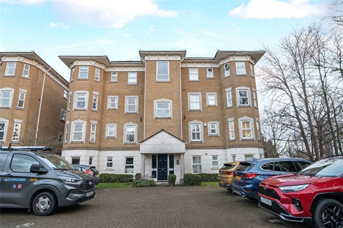 3 Bedroom Flat For Sale In Surbiton, KT6