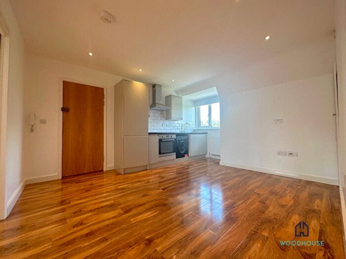 1 Bedroom Flat To Rent In Nether Street, London, N12