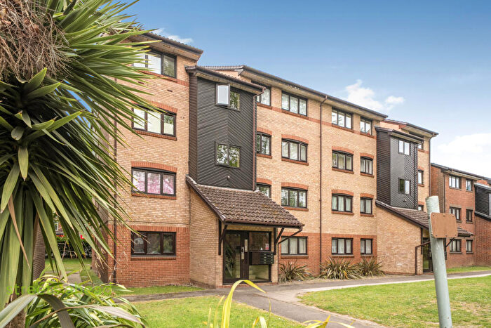1 Bedroom Apartment For Sale In St. Christophers Gardens, Thornton Heath, CR7