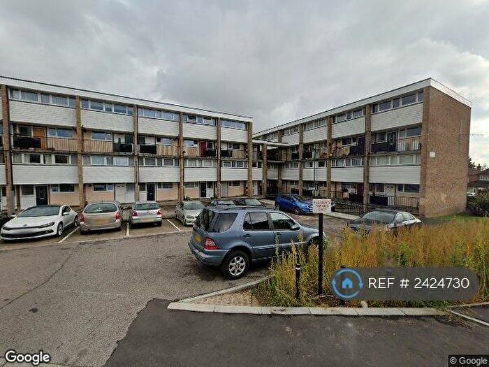 2 Bedroom Maisonette To Rent In Blossom Lane, Enfield, EN2