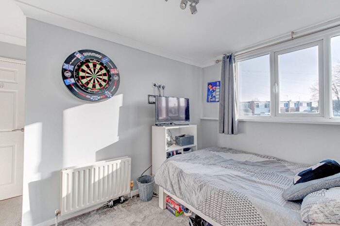3 Bedroom Terraced House For Sale In Reyde Close, Webheath, Redditch, B97