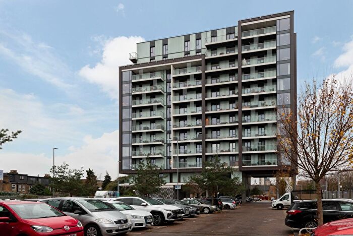 1 Bedroom Flat To Rent In Station Approach, Hoe Street, London, E17