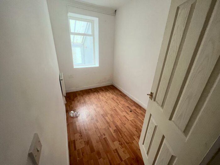 2 Bedroom Flat To Rent In Wyndham Street, Ogmore Vale, Bridgend, CF32