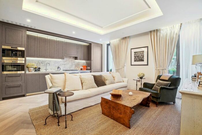 1 Bedroom Flat To Rent In Whistler Square, London, SW1W