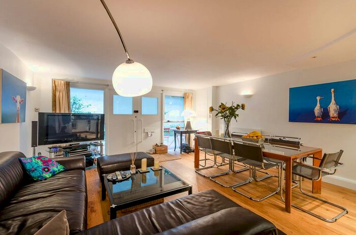 2 Bedroom Mews To Rent In Tadema Road, Chelsea, London, SW10