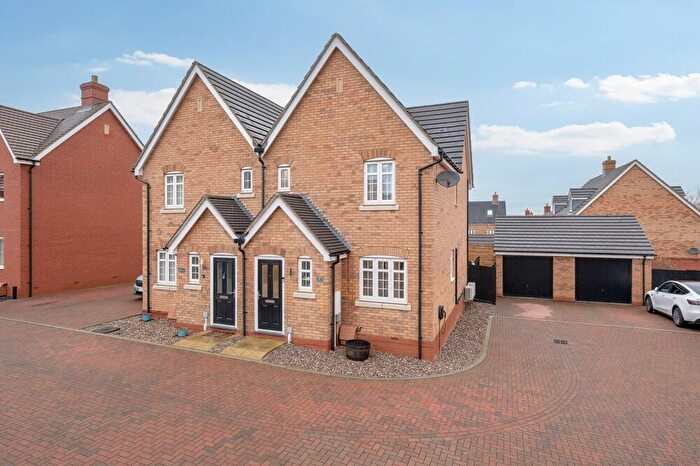 3 Bedroom Semi-Detached House For Sale In Potter Meadows, MK42