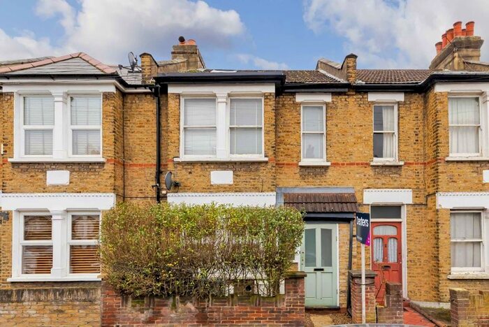 1 Bedroom Flat To Rent In Dorien Road, London, SW20