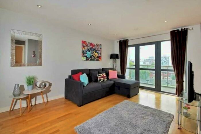 2 Bedroom Apartment To Rent In The Reach, Leeds Street, L3