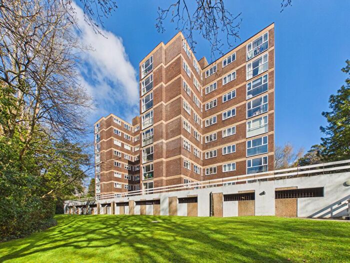 1 Bedroom Flat To Rent In - Branksome Wood Road, Bournemouth, BH4