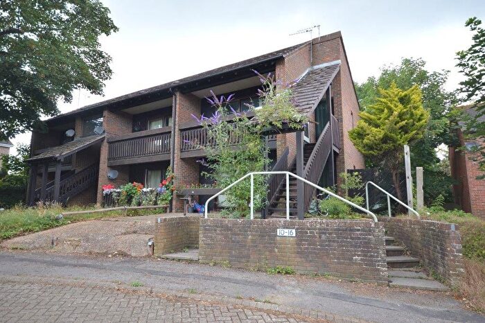 1 Bedroom Flat To Rent In Henry Close, Chichester, West Sussex, PO19