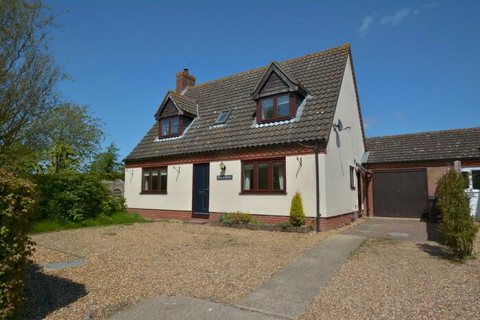 3 Bedroom Detached House To Rent In Skinners Lane, Metfield, IP20