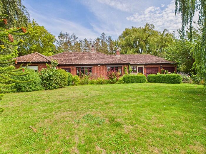 3 Bedroom Detached Bungalow For Sale In Waverney, Scunthorpe, DN17