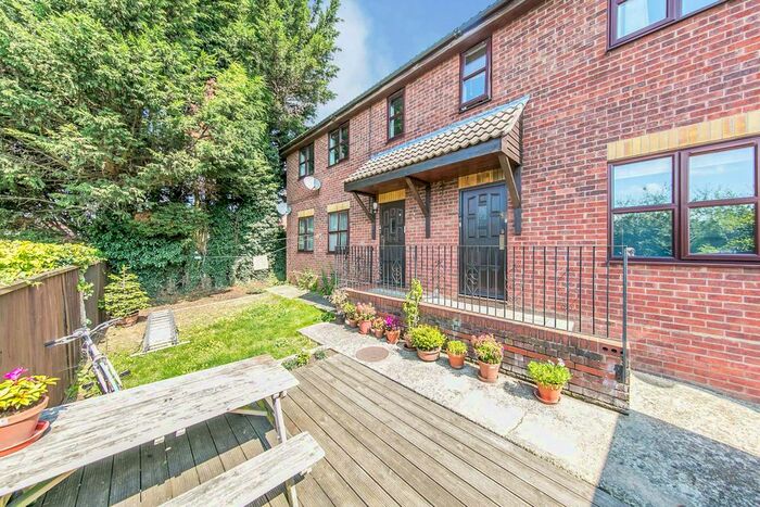 2 Bedroom Flat To Rent In Greenstead Road, Colchester, CO1