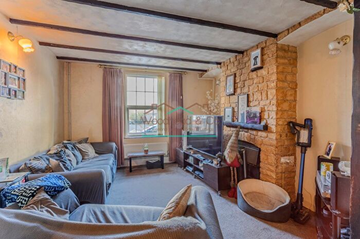 2 Bedroom Semi-Detached House For Sale In Finedon Road, Wellingborough, NN9