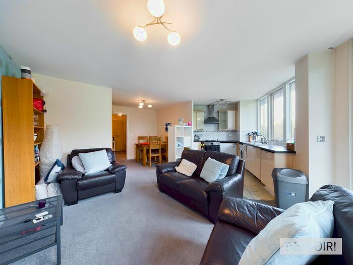 2 Bedroom Flat To Rent In Wheeleys Lane, Birmingham, B15