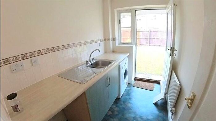 4 Bedroom House To Rent In Chervil Close, Manchester, M14