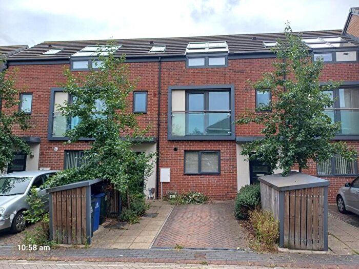 2 Bedroom Terraced House To Rent In Paddock View, Doncaster, DN1