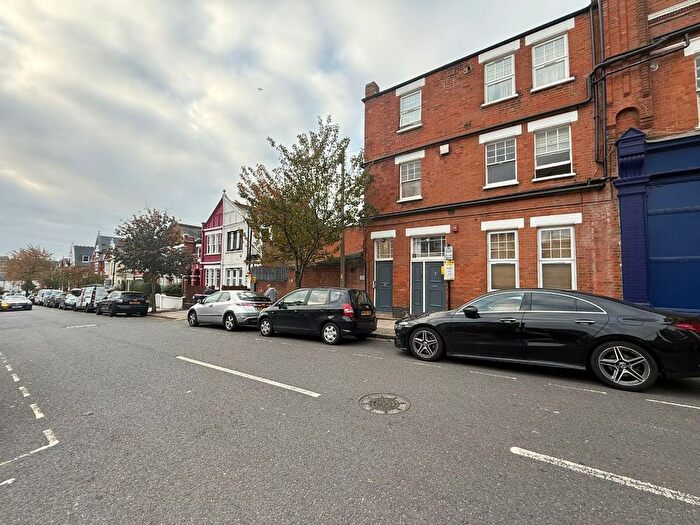 1 Bedroom Flat To Rent In Tottenham Lane, London, N8