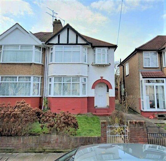 4 Bedroom Semi-Detached House To Rent In Lynton Avenue, Colindale, NW9