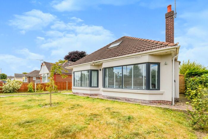 5 Bedroom Detached House To Rent In Waterloo Road, Poole, BH17