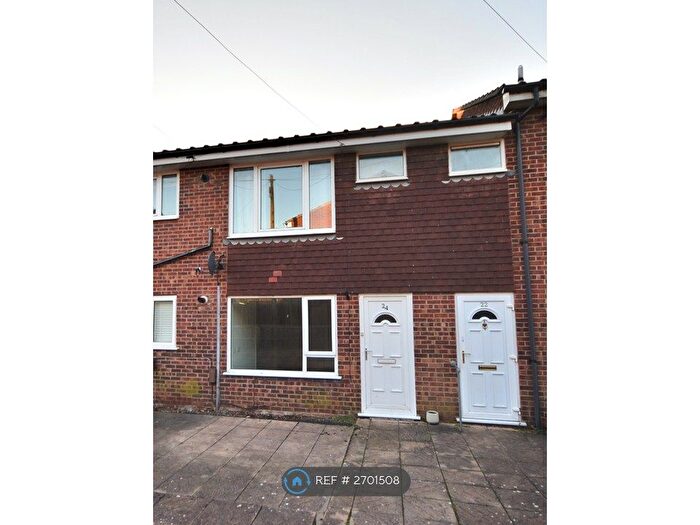 2 Bedroom Flat To Rent In Jodrell Close, Waterlooville, PO8
