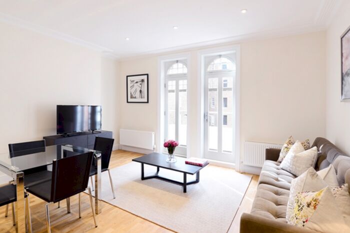 3 Bedroom Flat To Rent In Hamlet Gardens, Ravenscourt Park, Hammersmith, London, W6