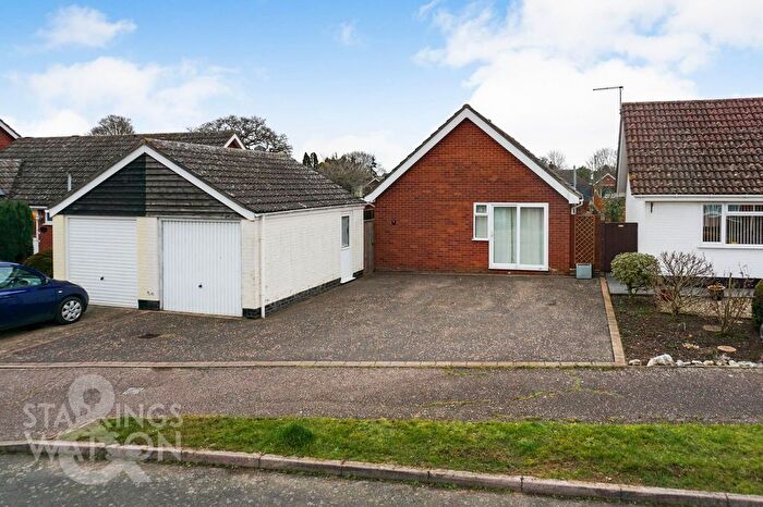 2 Bedroom Detached Bungalow For Sale In Millway Avenue, Roydon, IP22