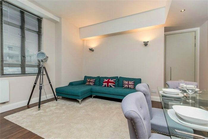 2 Bedroom Flat To Rent In City Road, Old Street, London, EC1V