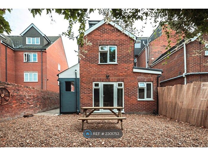 8 Bedroom End Of Terrace House To Rent In Addington Road, Reading, RG1