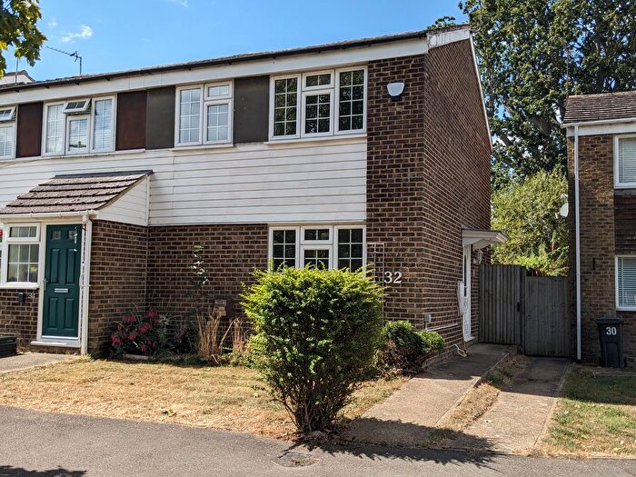 3 Bedroom Semi Detached House To Rent In Poyntell Road, Staplehurst, TN12