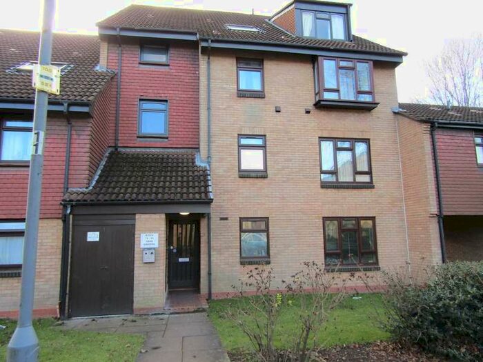 2 Bedroom Flat To Rent In Swan Gardens, Erdington, Birmingham, B23
