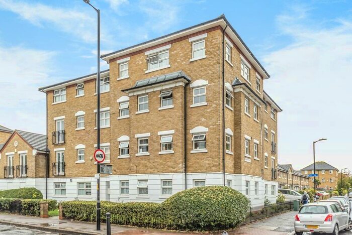 1 Bedroom Maisonette To Rent In Commercial Way Peckham, SE15
