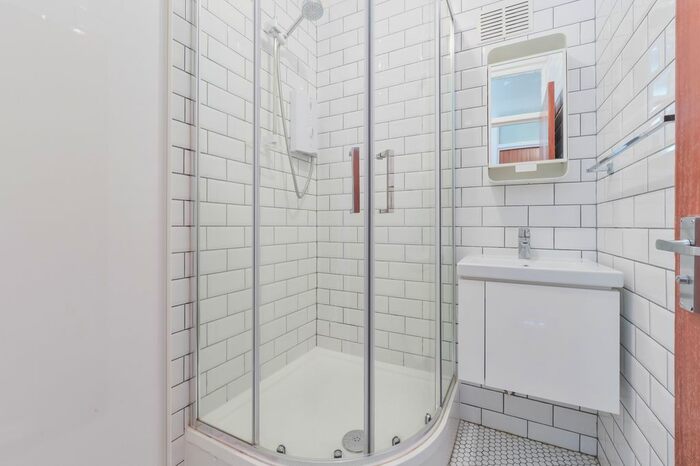 2 Bedroom Flat To Rent In William Harvey House, Whitlock Drive, SW19