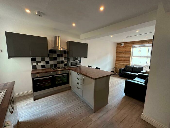 6 Bedroom House To Rent In Margate Road, Southsea, PO5