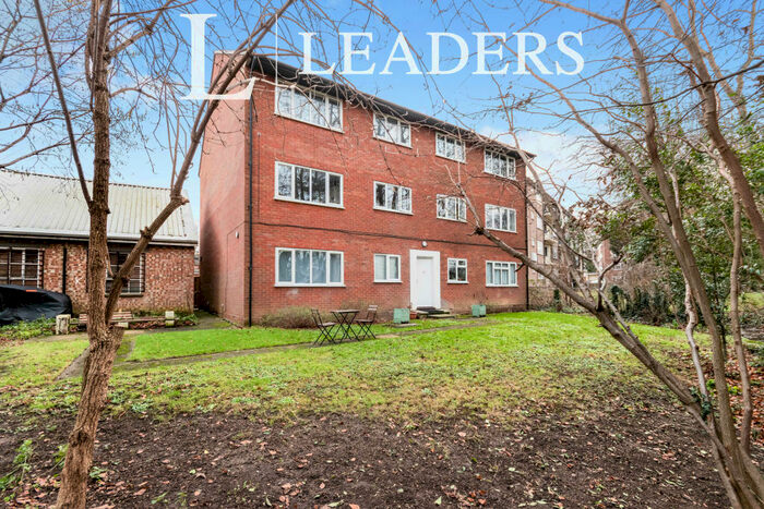 Studio To Rent In French Lodge, Whinbush Road, Hitchin, SG5