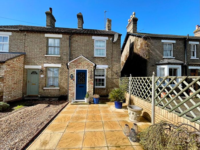 2 Bedroom End Terrace House For Sale In Fairfield Road, Biggleswade, SG18