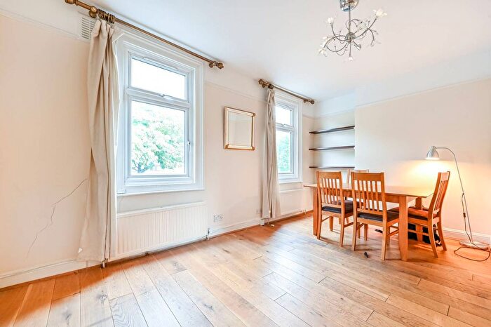 2 Bedroom Flat To Rent In Copenhagen Street, Barnsbury, London, N1