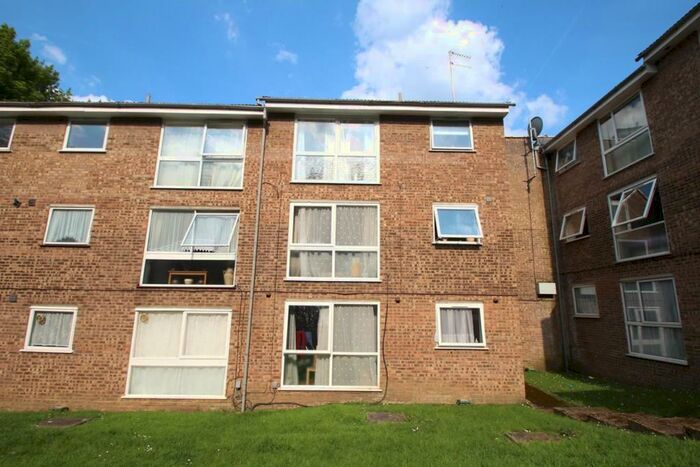 2 Bedroom Flat To Rent In Tattershall Drive, Woodhall Farm, Hemel Hempstead, HP2