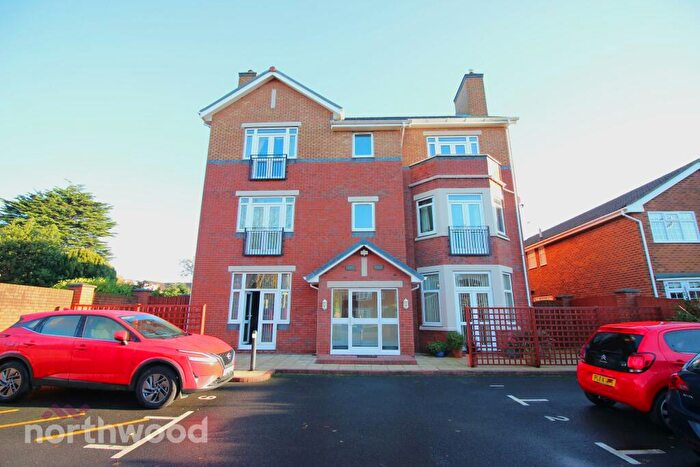2 Bedroom Flat For Sale In Park Road, Hesketh Park, Southport, PR9