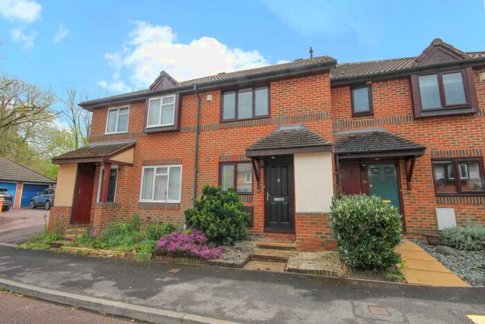 2 Bedroom House To Rent In Cooke Rise, Warfield, RG42