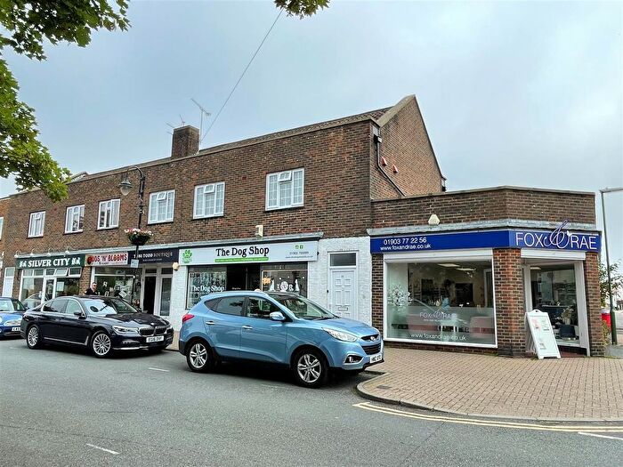 2 Bedroom Flat To Rent In Sea Road, East Preston, BN16