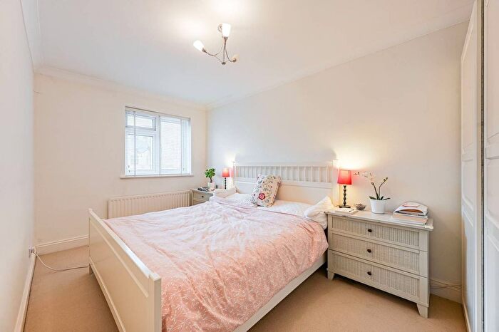 3 Bedroom Semi-detached House To Rent In Deck Close, Canada Water, London, SE16