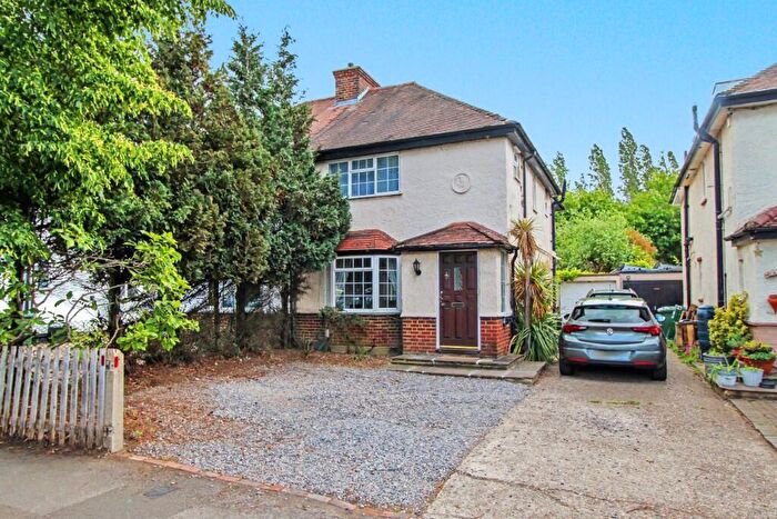 3 Bedroom Semi-Detached House For Sale In Molesey Road, Walton-On-Thames, Surrey, KT12