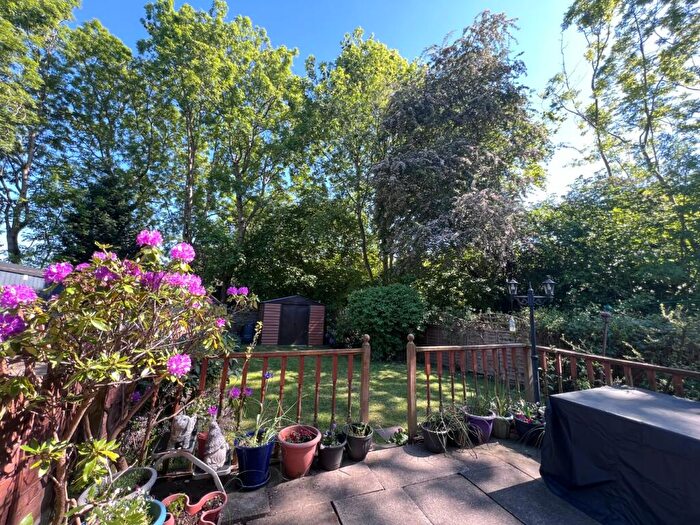 3 Bedroom End Of Terrace House For Sale In Underhill, Romiley, Stockport, Cheshire, SK6