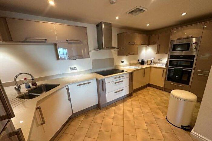 2 Bedroom Flat To Rent In Waterloo Road, Liverpool, L3