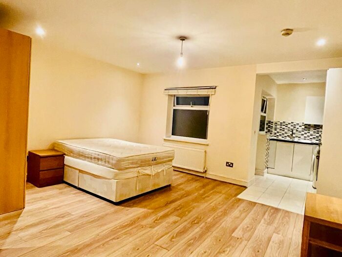 Studio To Rent In Palmerston Road, Walthamstow, E17